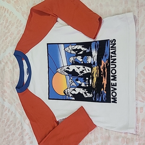 Bundle of 3 Old Navy Long Sleeve T-shirts - Picture 4 of 5